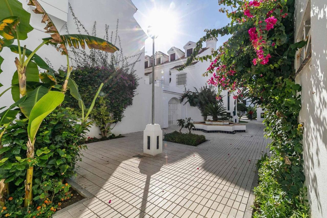 Sur Suites Castillo Fuengirola Exteriör bild
